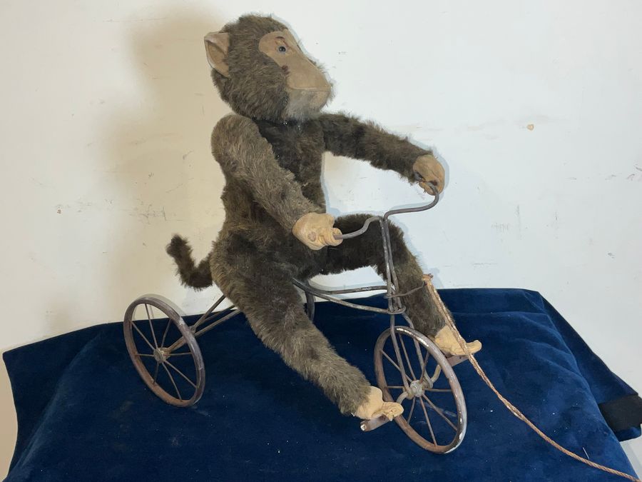 STEIF MONKEY ON TRYCLE CHILDS TOY