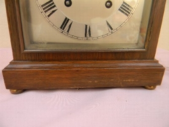Antique Bracket clock Edwardian oak case German movement superb working condition.