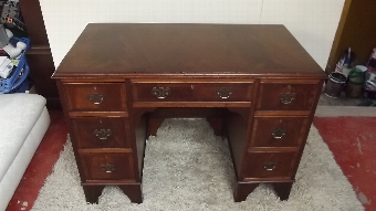 Desk in flame mahogany 1900's small ladies type