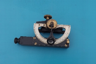 1ww Military Instrument in leather case. B32