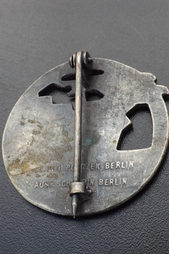 Antique German 2ww Sea Raiders Medal. X28