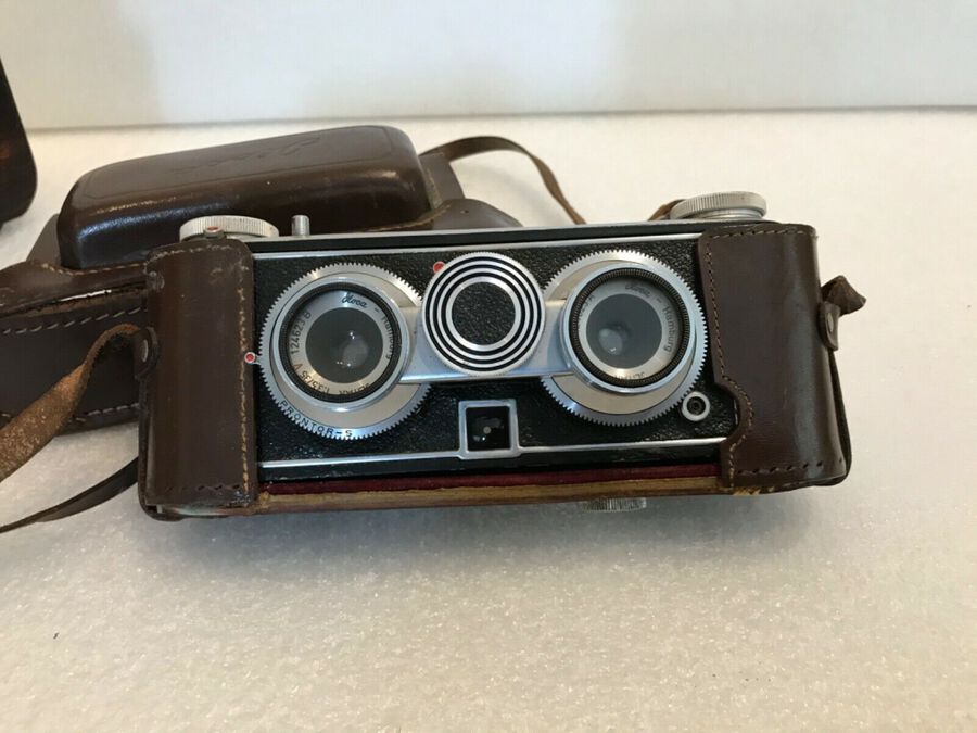 Antique Stereoscopic camera by Leoca