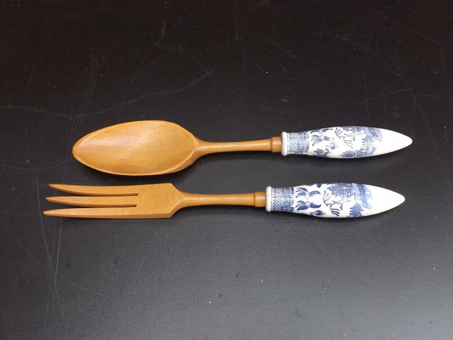 Antique Blue & White serving spoon & fork for salad or fruit dish 
