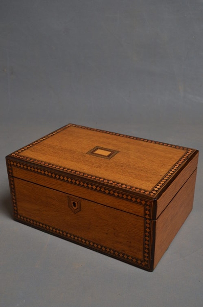 Antique Victorian Work Box sn2344