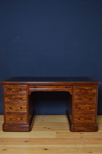 Early Victorian Desk sn2509