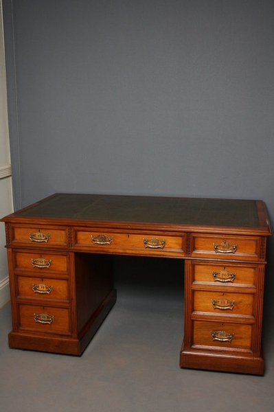 Victorian Pedestal Desk sn2465