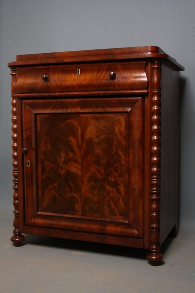 Continental Cabinet sn2166