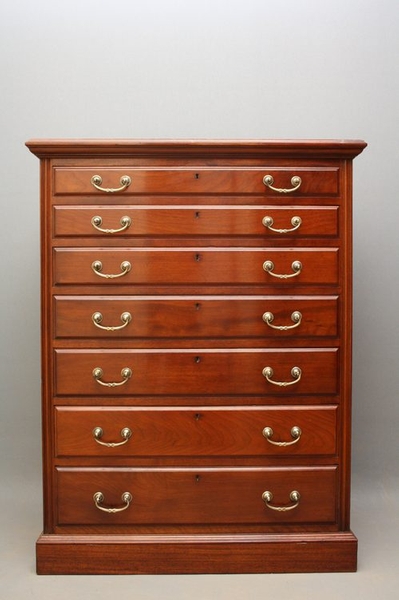 Walnut Chest of Drawers sn1154