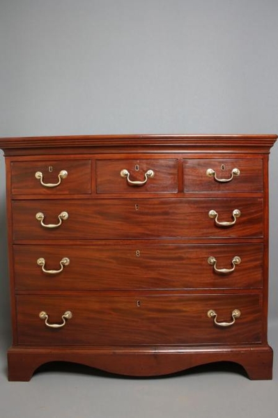 Georgian Chest of Drawers sn1026