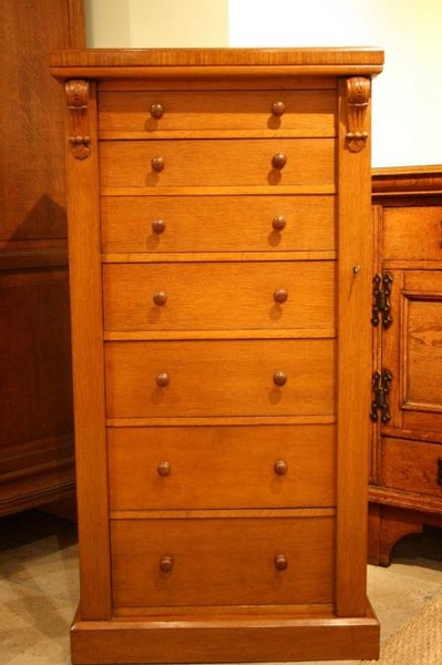 Oak Wellington Chest