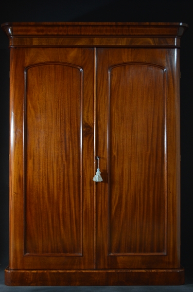 Victorian 2 Door Wardrobe sn2648