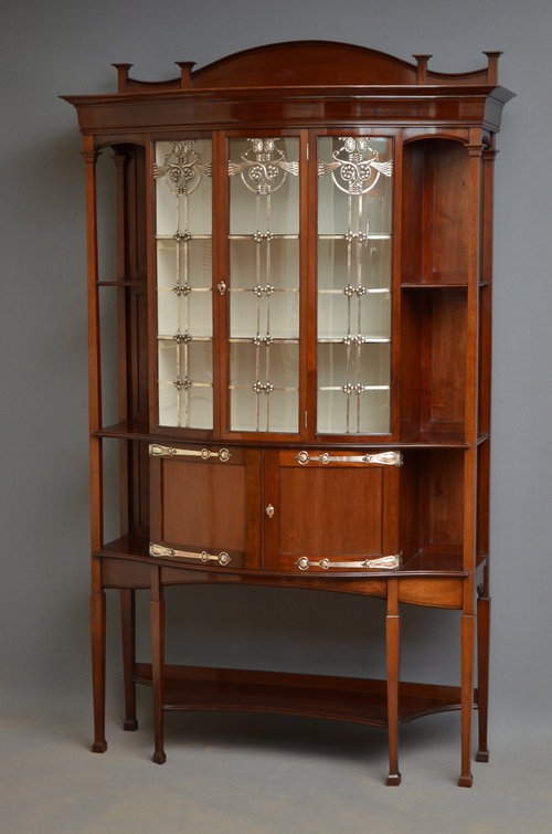 Very Stylish Arts and Crafts Display Cabinet sn2876