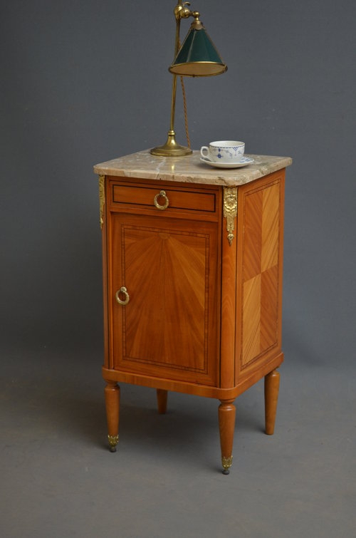 Attractive Bedside Cabinet sn2816