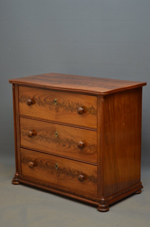 Small Continental Chest of Drawers Sn3102 