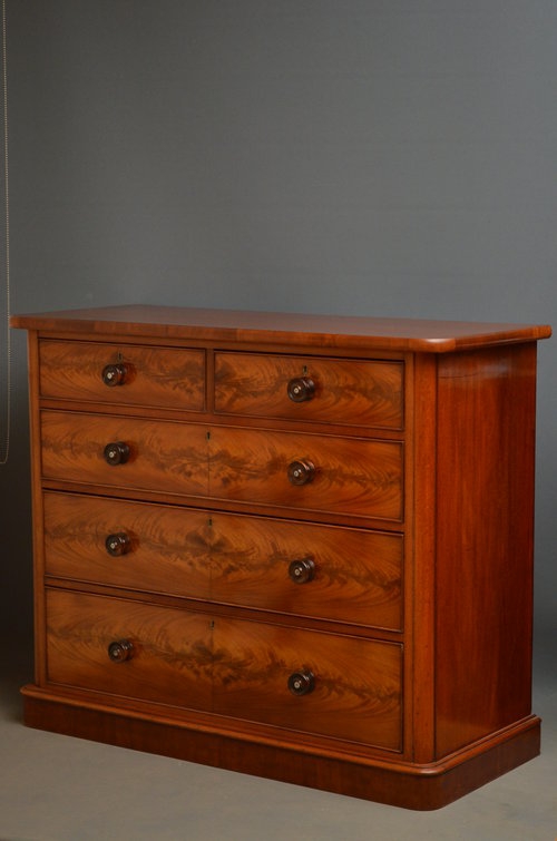 Victorian Chest of Drawers in Mahogany Sn3112