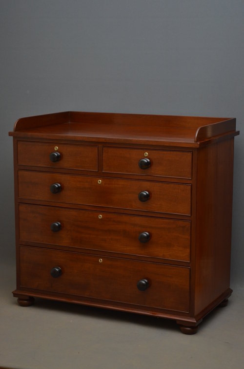 Early Victorian Mahogany Chest of Drawers Sn3075