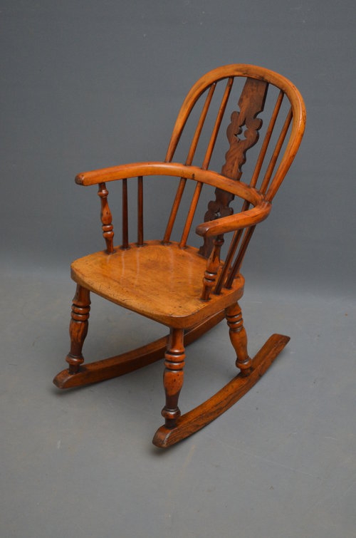 Rare Child's Rocking Chair - Windsor Rocking Chair Sn3118