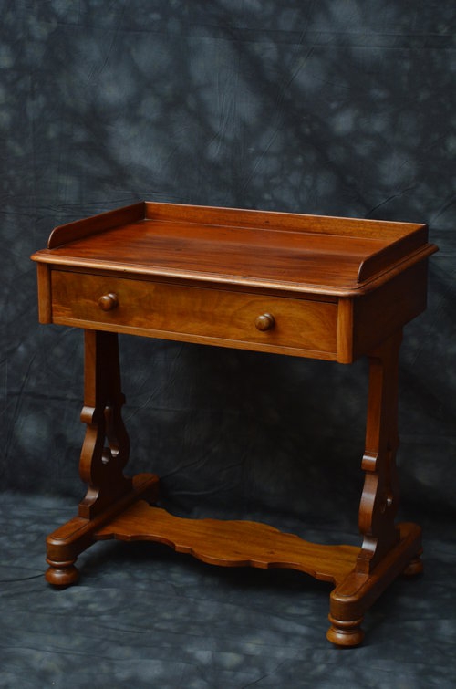 Early Victorian Side Table / Writing Table Sn012 
