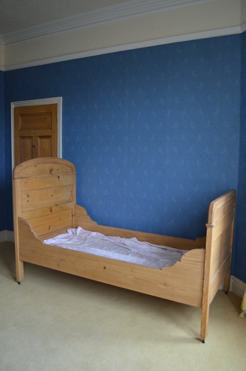 A Pair of Pine Victorian Single Beds Sn061 