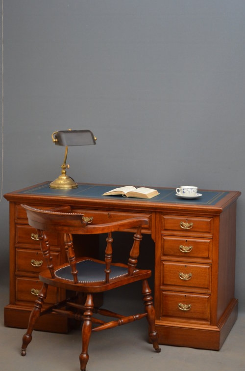 Victorian Mahogany Desk Sn051