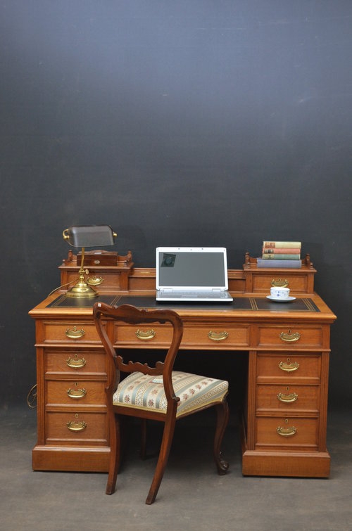Superb Victorian Desk By Maple & Co Sn3145 