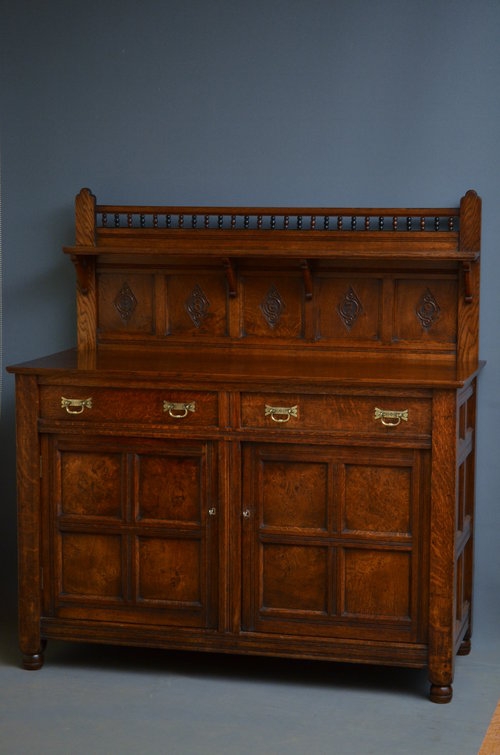 Excellent Quality Arts and Crafts Oak Sideboard Sn3161