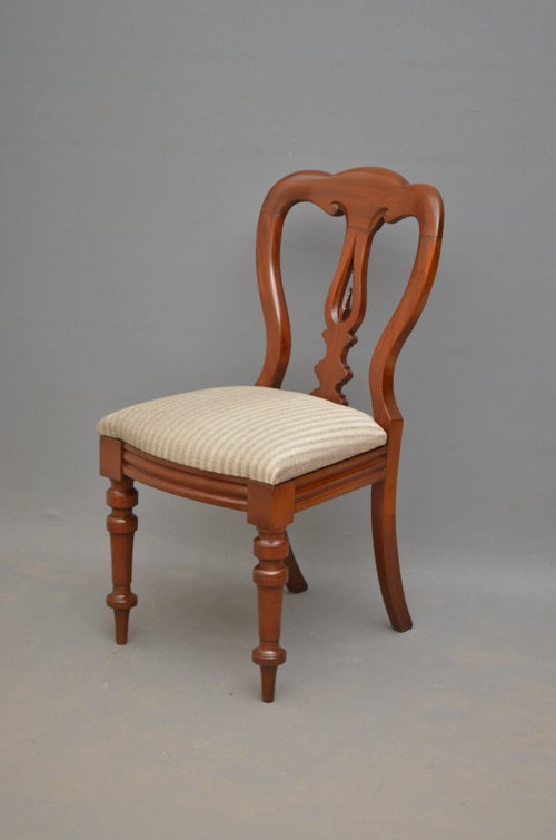 Set of 12 Victorian Dining Chairs in Mahogany Sn3384