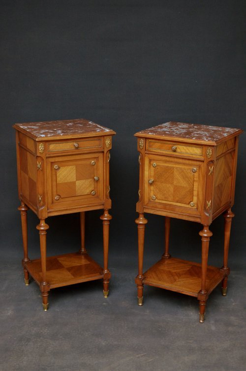 Continental Pair of Bedside Cabinets Sn3491 