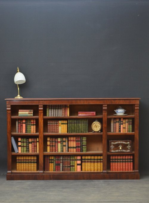 Elegant Victorian Open Bookcase in Mahogany  Sn3523