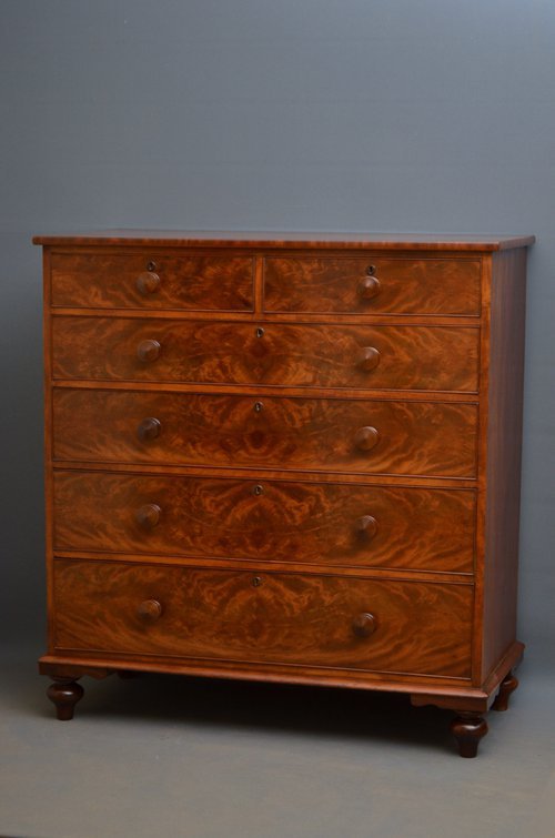 Fine Victorian Chest of Drawers in Mahogany Sn3529  
