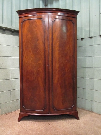 Antique Antique Edwardian Mahogany Bow Front Wardrobe w7514/29.7