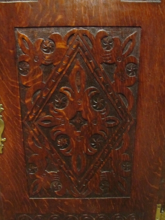 Antique Antique Georgian Carved Oak Hanging Corner Cabinet c1775 w7542/2.9