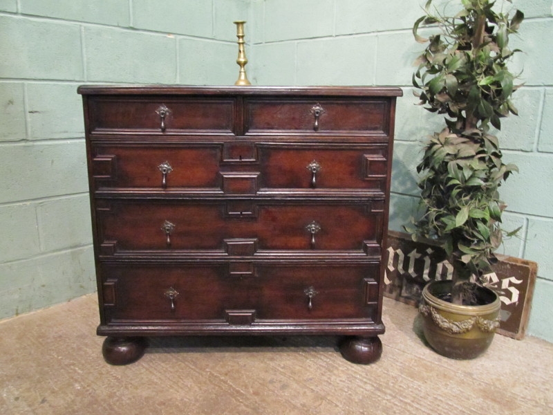 ANTIQUE 17th CENTURY CHARLES 11 OAK GEOMETRIC CHEST OF DRAWERS W7095/8.10