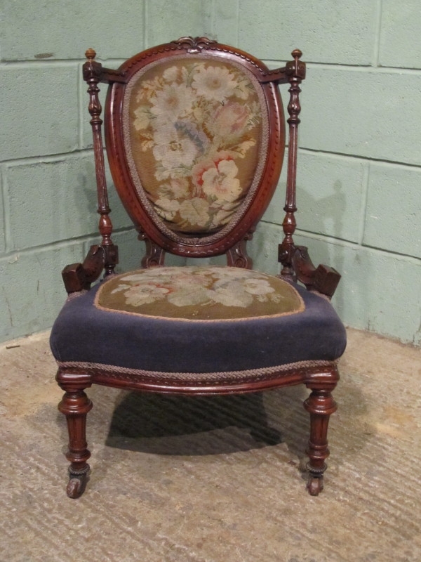 Antique ANTIQUE VICTORIAN WALNUT & NEEDLEPOINT NURSING CHAIR W7109/8.10