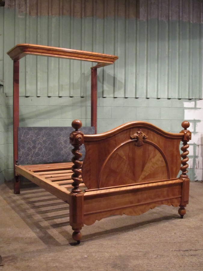 Antique ANTIQUE VICTORIAN SATIN BIRCH HALF TESTER (DOUBLE) BED C1880 W7130/15.10