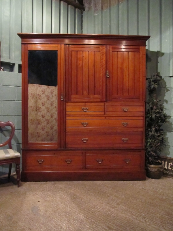 Antique Late Victorian Walnut Triple Wardrobe Compactum w7211/3.12