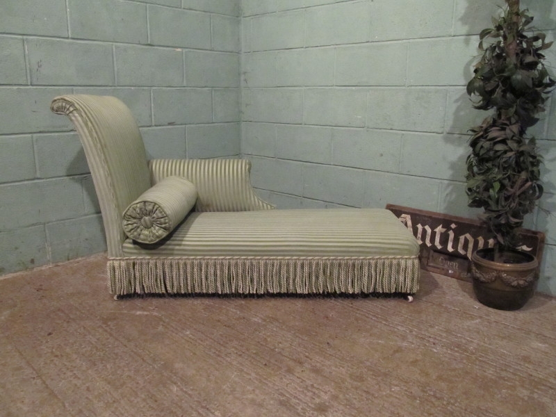 Antique ANTIQUE VERY PRETTY SMALL VICTORIAN CHAISE LONGUE DAY BED C1880 WJ6/14.1