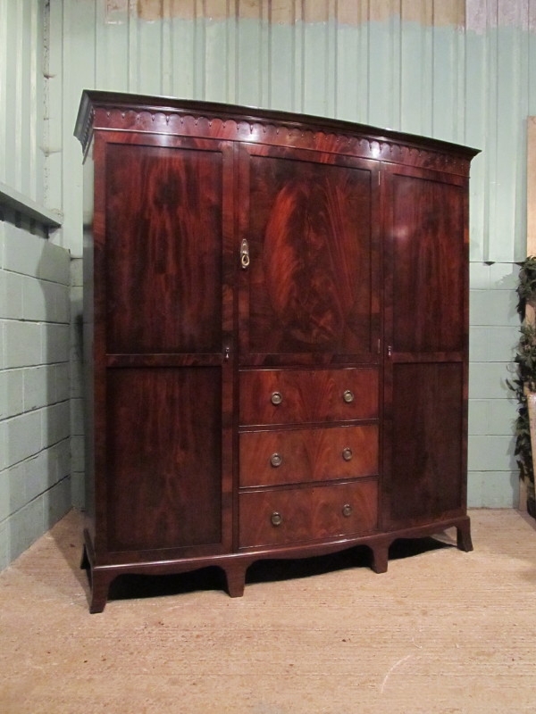 Antique Mahogany Bow Front Triple Wardrobe Compactum by Waring & Gillow w7263/21.1