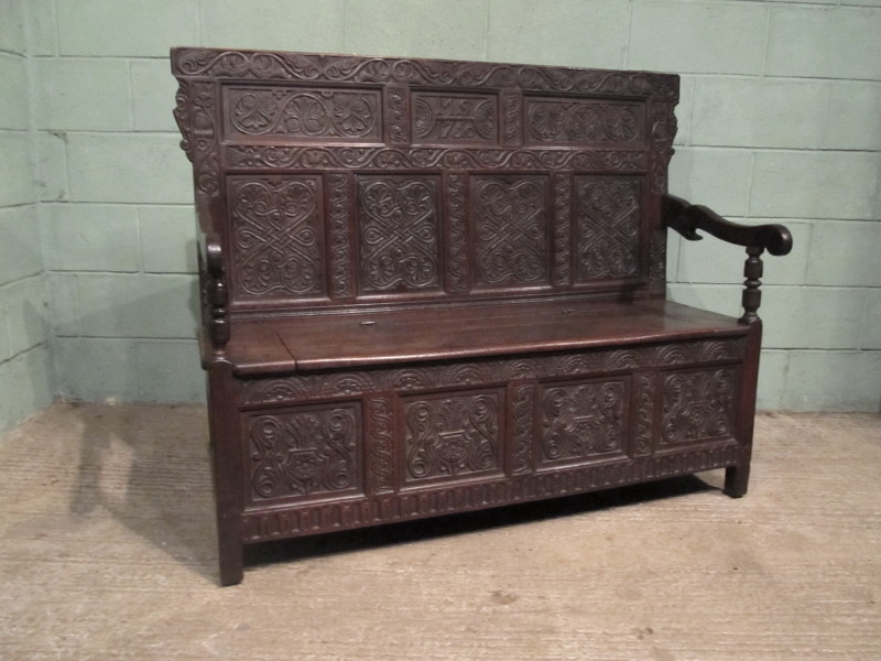 ANTIQUE EARLY 18TH CENTURY CARVED OAK BOX SETTLE W7385/11.3