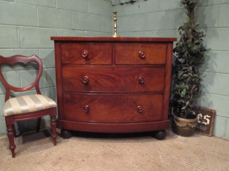 ANTIQUE EARLY VICTORIAN MAHOGANY BOW FRONT CHEST OF DRAWERS W7372/1.4