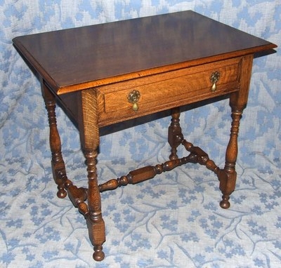 Antique Solid Oak Side Table / Hall Table / Lamp Stand & Drawer / Desk (08)