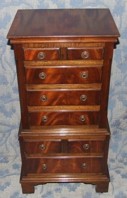 Petite Antique Style REPRODUX Bevan Funnell Mahogany Chest on Chest / Lamp Stand