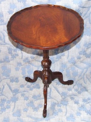 REPRODUX Bevan Funnell Magogany Wine / Occasional Table / Lamp Stand (a11)