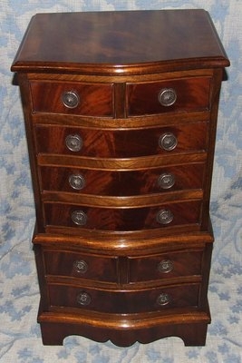 Antique Petite Antique Style Mahogany Serpentine Front Chest on Chest / Lamp Stand