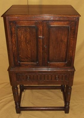 Antique Antique Style Solid Oak Cupboard / Drinks / Office Cabinet / Shoe Storage