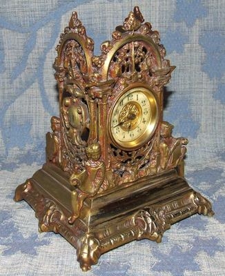 Antique Brass Bracket / Mantel Clock c1880 : BRITISH UNITED CLOCK COMPANY (70)