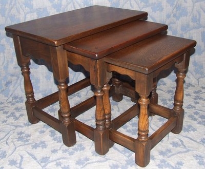 Superb SOLID OAK Nest of 3 Occasional / Coffee Tables / Lamp Stands (26)