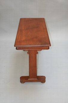 Antique Victorian Mahogany Side occasional lamp Table 
