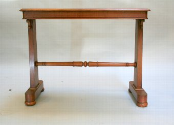 Antique Victorian Mahogany Side occasional lamp Table 