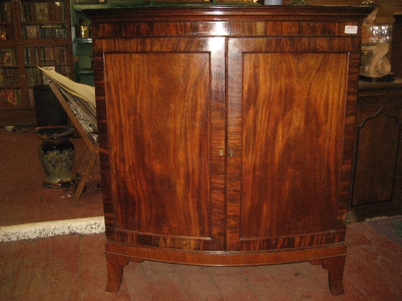 Victorian Mahogany Bow Fronted Linen Cupboard